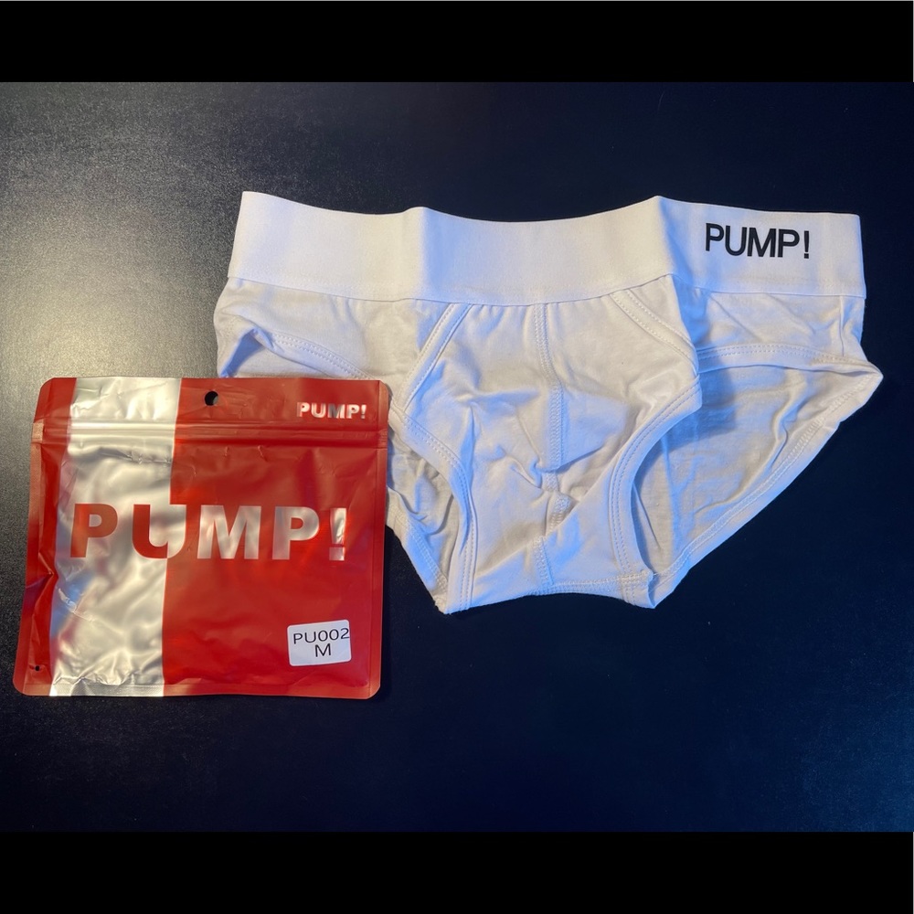 NWT PUMP! White Breifs